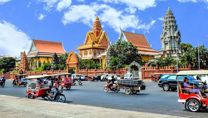 Phnom-Penh-street